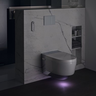 Geberit AquaClean Mera Comfort s orijentacijskim svjetlom(© Geberit)